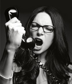 OITNBCastAs's tweet photo. @LauraPrepon as a crazy @YaelStone 📞 #OITNB https://t.co/GKaSwLsJZD
