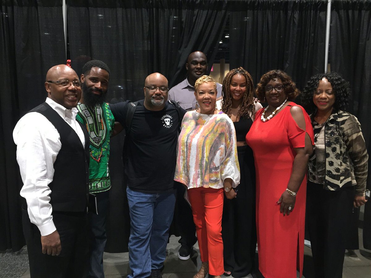 NiecyD's tweet photo. Amazin people doin amazin things 4 our community #AllStateTJFamilyReunion @TJMShow @STAR945 #YFCF #Haki #MonicaMay https://t.co/bqI93tWFIw