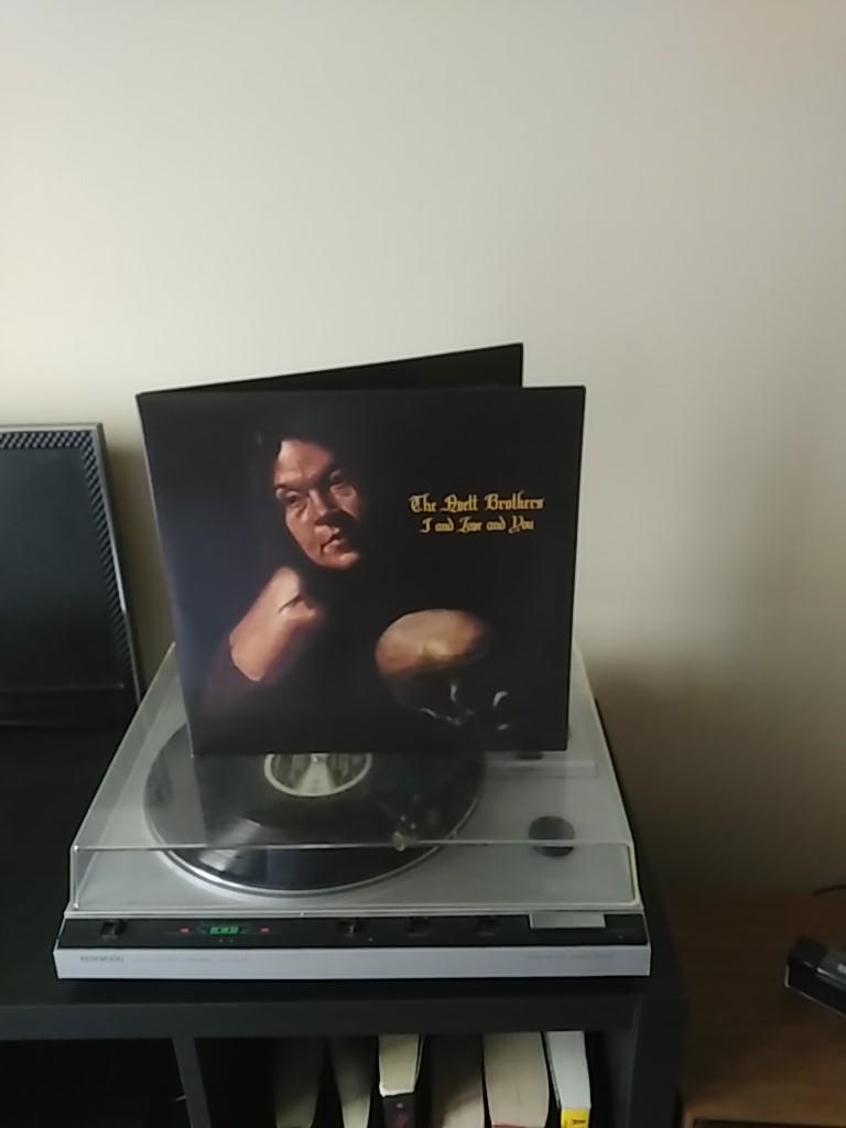 MrEvilpants666's tweet photo. #ContemporaryTurn of The Avett Brothers' I and Love and You, and the best part is that it didn't cost $75. https://t.co/0HS1KiylGM