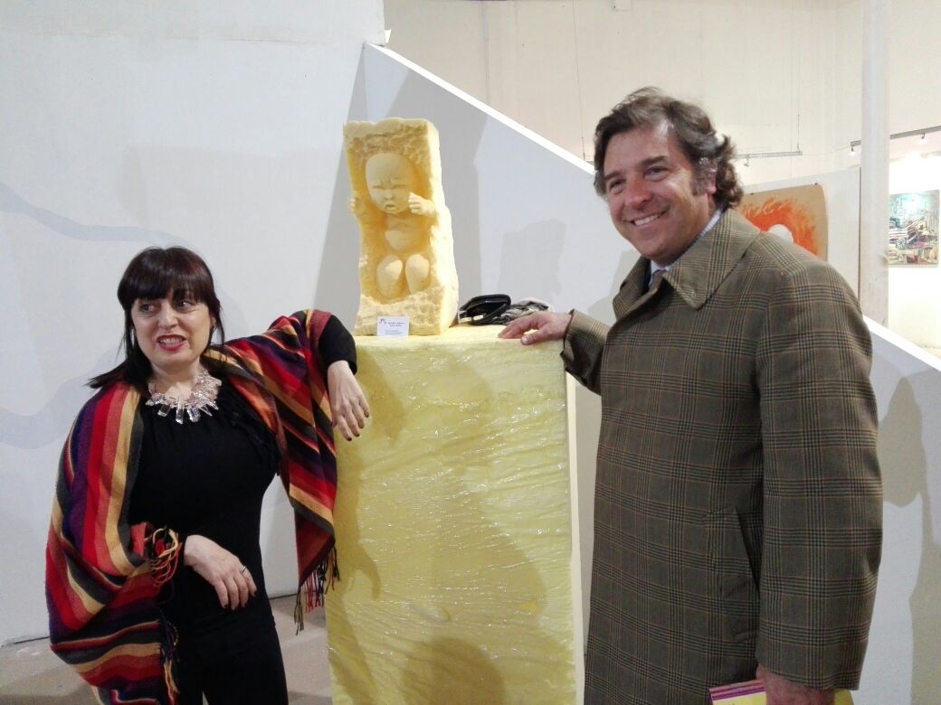 SurianiSalta's tweet photo. En la inauguración de la Feria #ArteSalta, acompañando a Sandra Segura, escultora en placas de poliuretano https://t.co/prSS0gAlLa