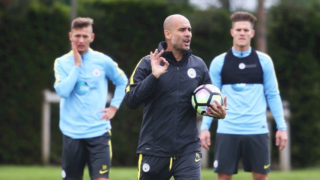 Blade00131's tweet photo. **New Tactic Session** How to play out from the back in a modern 4-3-3 https://t.co/qmI81QW2yu #coaching #InvertedFB https://t.co/c6ZJy8nd08