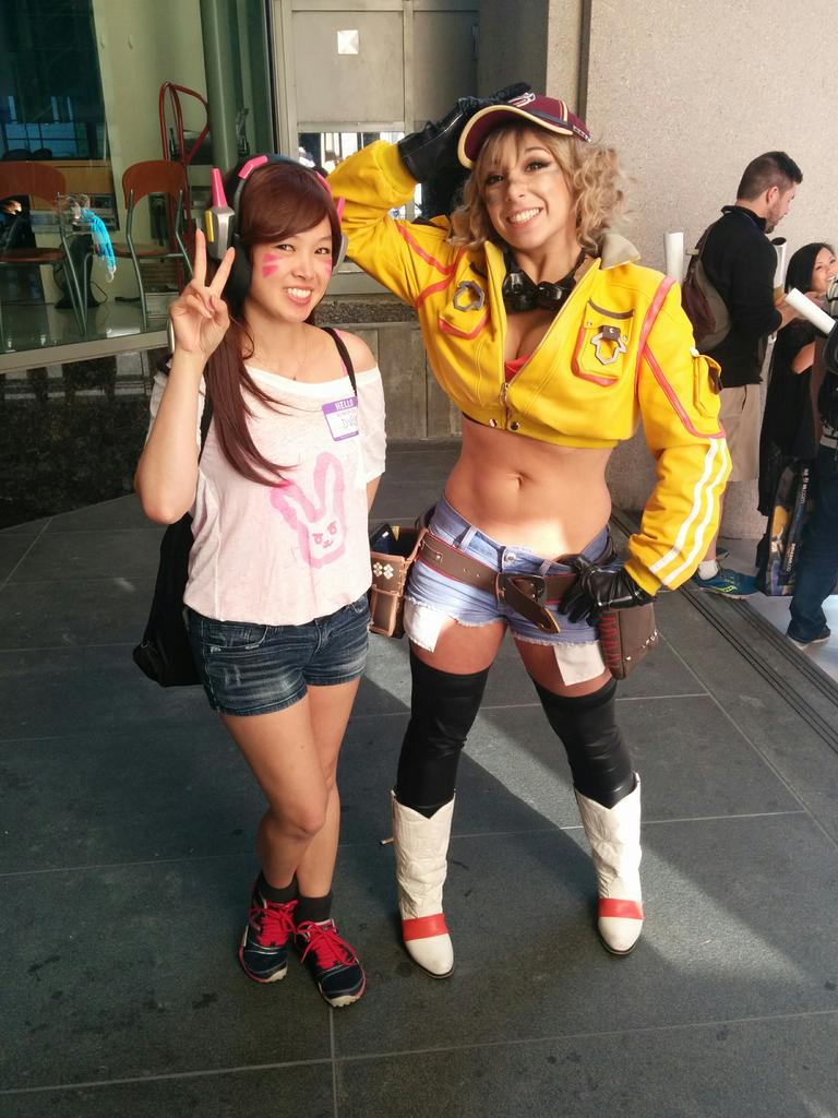 mschristylee's tweet photo. D.Va X Cindy π #FFXV #UberXV #PAXWest2016 #winkyface https://t.co/IE2IyqLQ4A