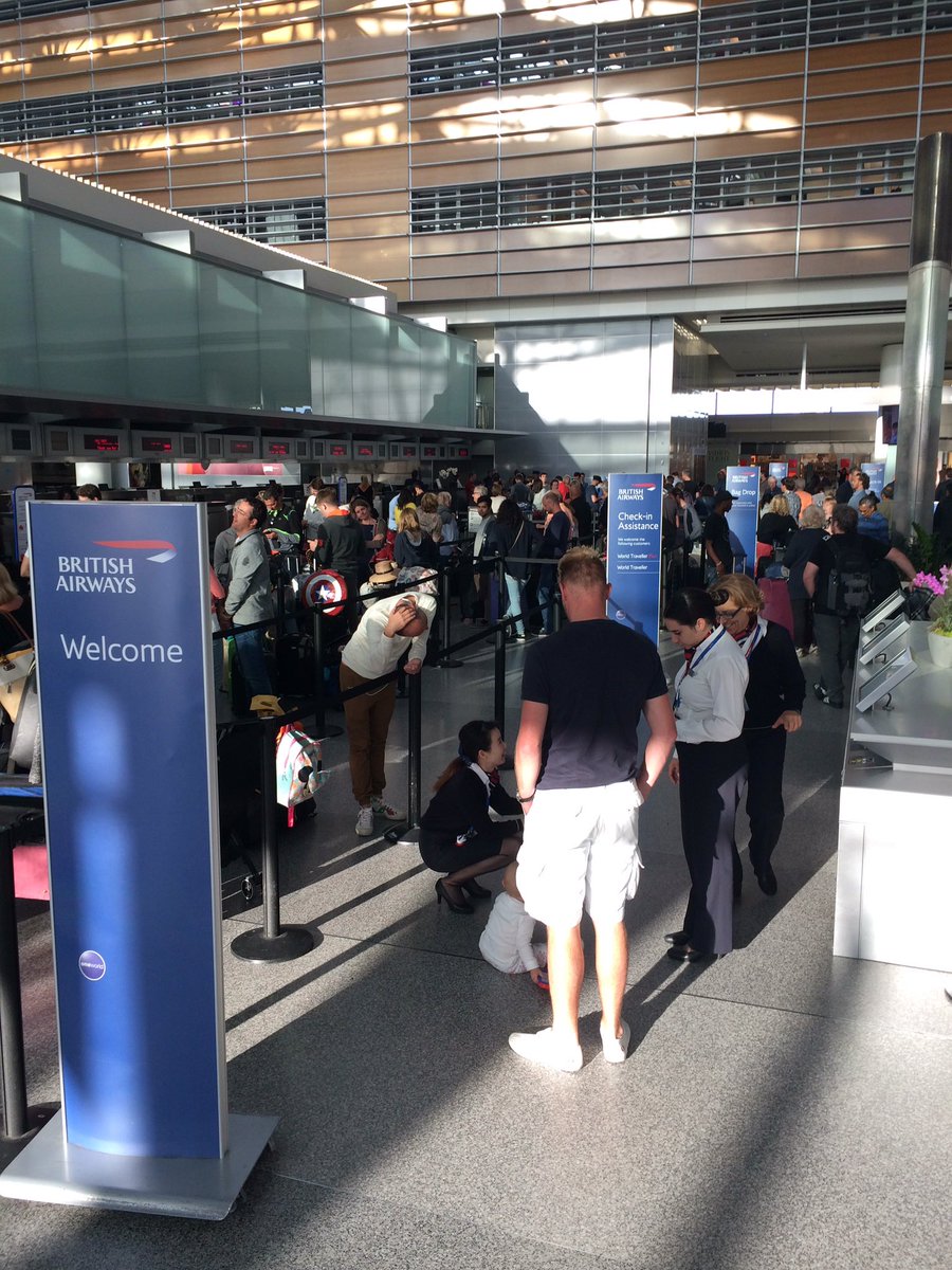 long line at San Francisco airport