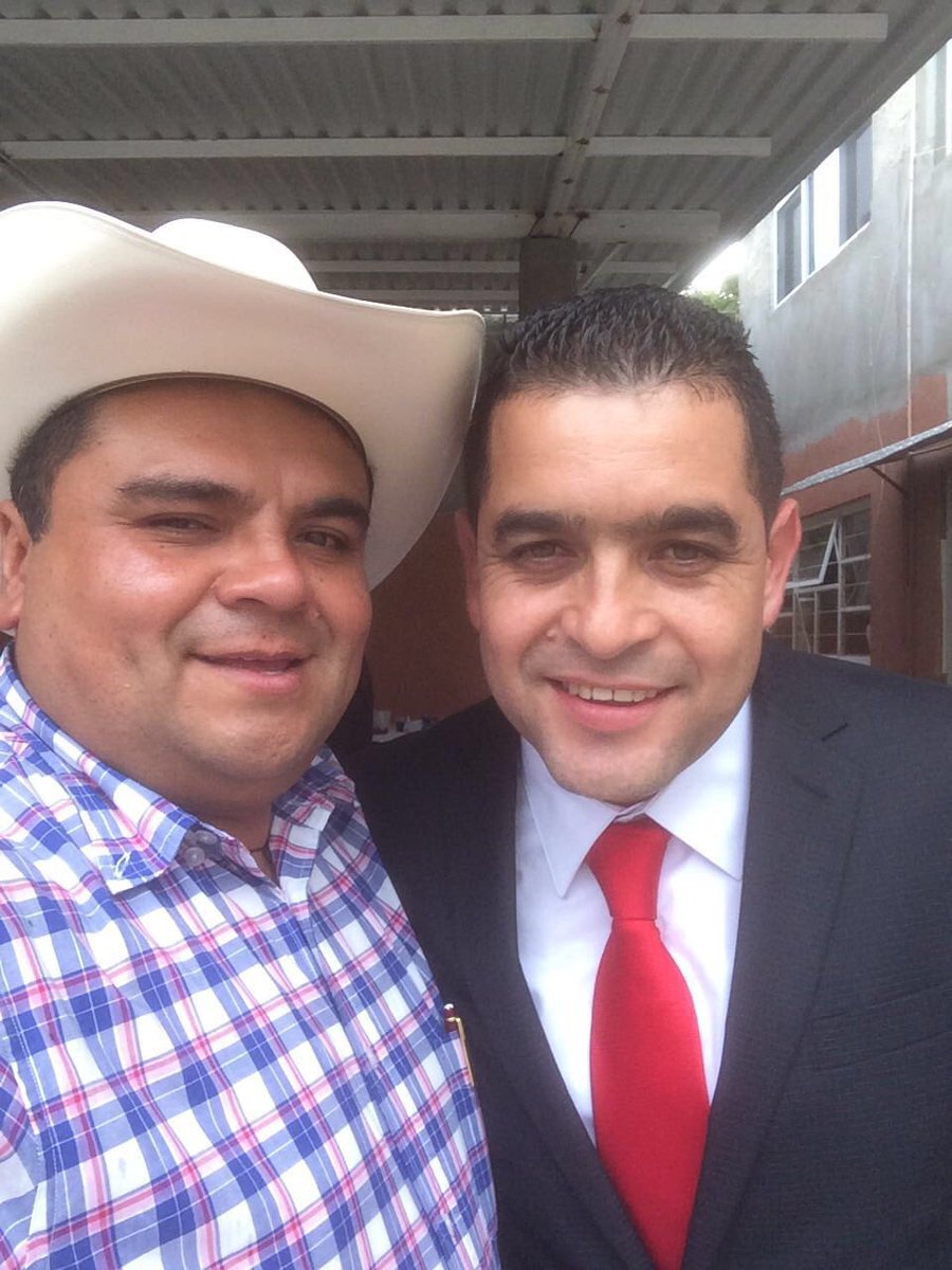 BocanegraAlex's tweet photo. Auguro éxito en su tarea como Presidente Municipal a mi amigo @RaulMenesesR, en Progreso de Obregón habrá progreso! https://t.co/0RAUfi4dx0