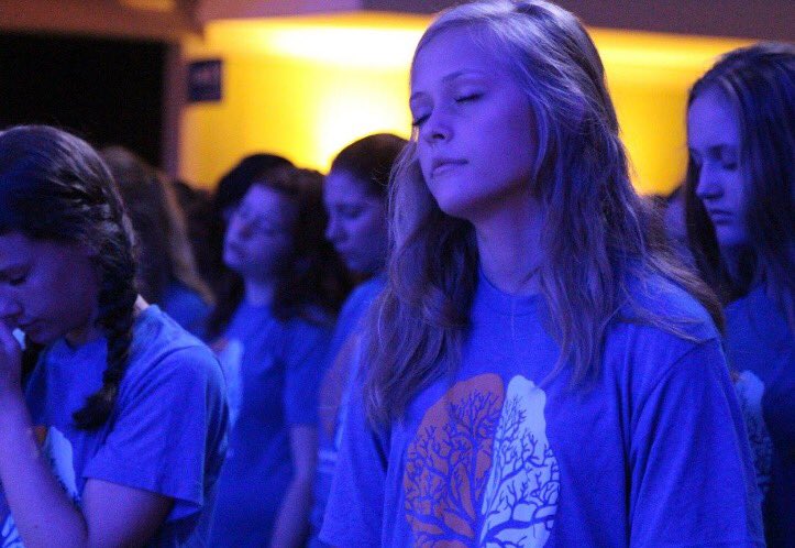 cameronanne1's tweet photo. Blessed to have the opportunity to praise the Lord with such great friends #osm #gauntlet2016 @abigailrh19 https://t.co/eShJ9HgvvN