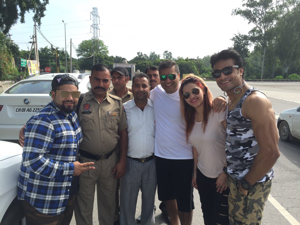 #smtt road trip film finds friends n fans on a road trip while promoting smtt how cool👌👌👌