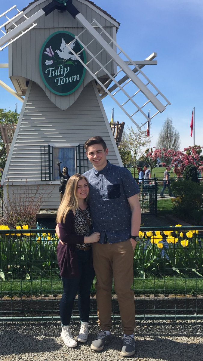 Hannah_Ness33's tweet photo. 1 year with my best friend 💘💘💩 https://t.co/dKpK7HxH1a