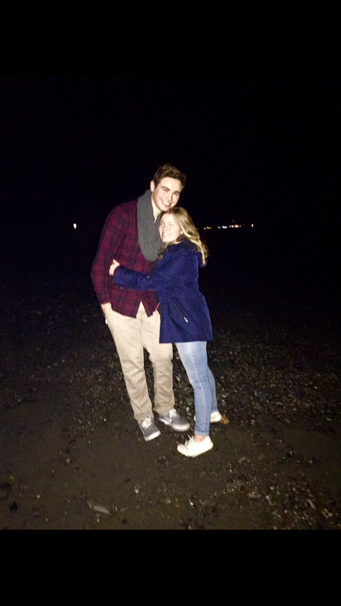 Hannah_Ness33's tweet photo. 1 year with my best friend 💘💘💩 https://t.co/dKpK7HxH1a