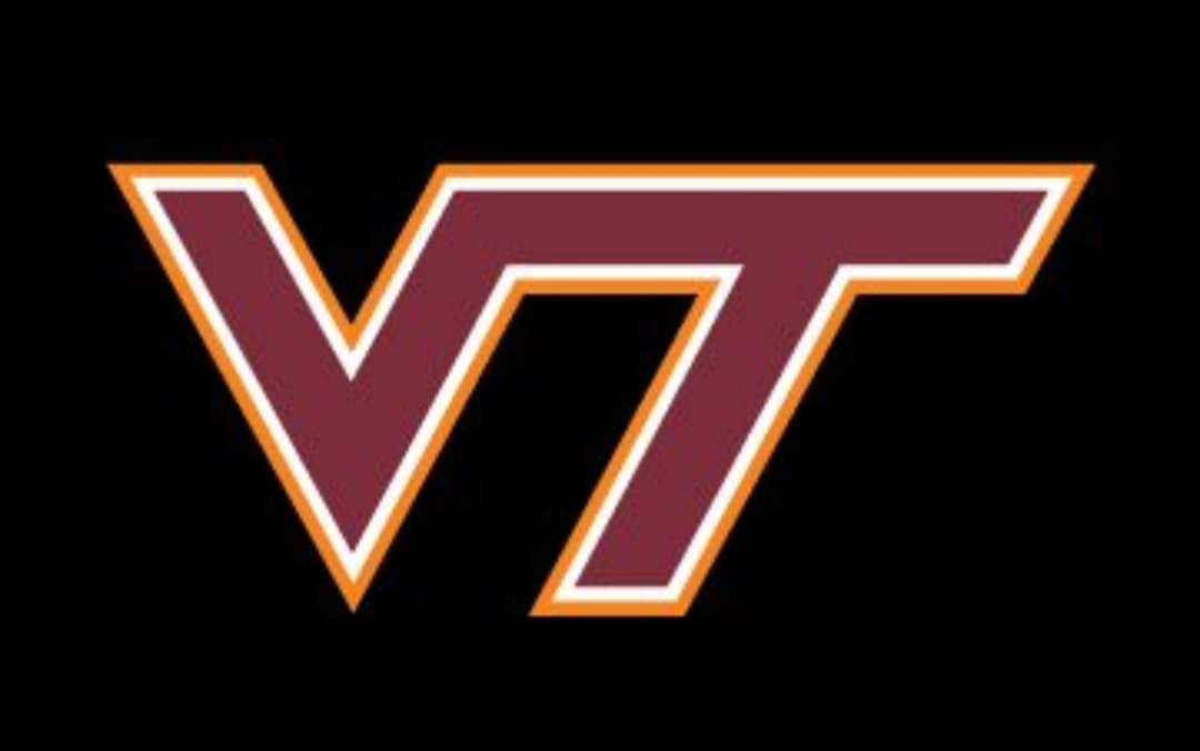 NCAAFNation247's tweet photo. RT ~ Tennessee 
Fav ~ Virginia Tech 

Who wins the #BattleAtBristol https://t.co/DpiZ8WtPrI