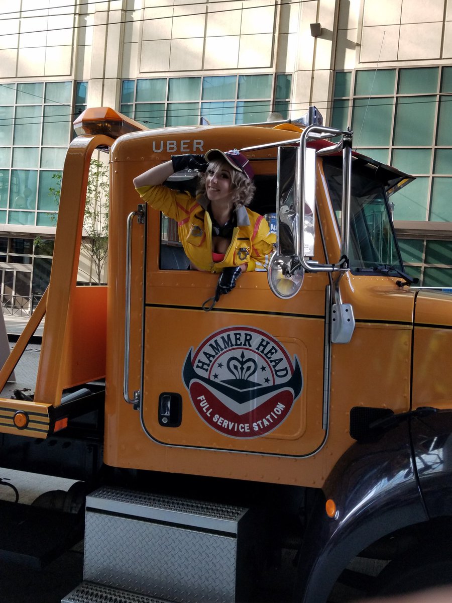kyooriin's tweet photo. Caught Cidney @ #PAXWest2016 #FFXVΒ #UBERXV https://t.co/3dXW7R1iyA