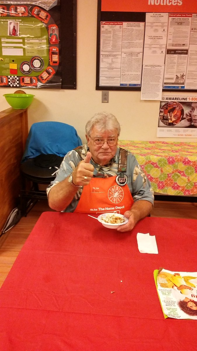 lesmages84's tweet photo. Great day of driving customer service and eating Frito Pie! #6587 #LOB @FarberGary. @JarrodFarmer4 https://t.co/AuAr8Fj7Ph