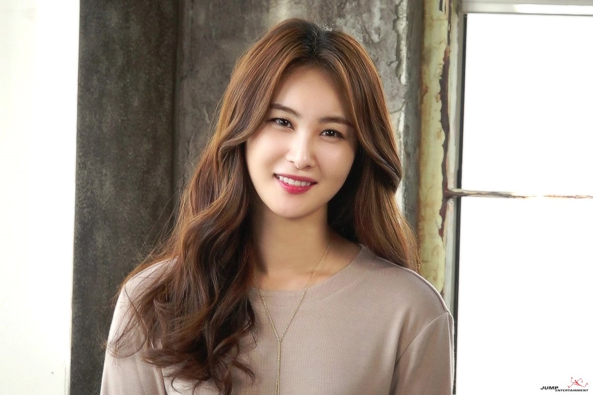 [#손은서] '청순 애교의 진리' 손은서 배우의 광고 비하인드 컷 공개! 이토록 청순한데, 영화 #대결 속 강렬한 #여형사 로 돌아온다니, 넘나 기대됩니...