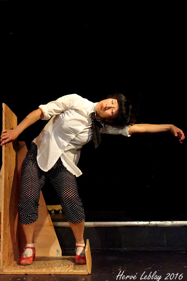 m5b7RhythmLab's tweet photo. Metronomade #experimental #flamenco #Montreal #cabaretflamenco or two girls living in a metronome https://t.co/cpeEC0uohQ