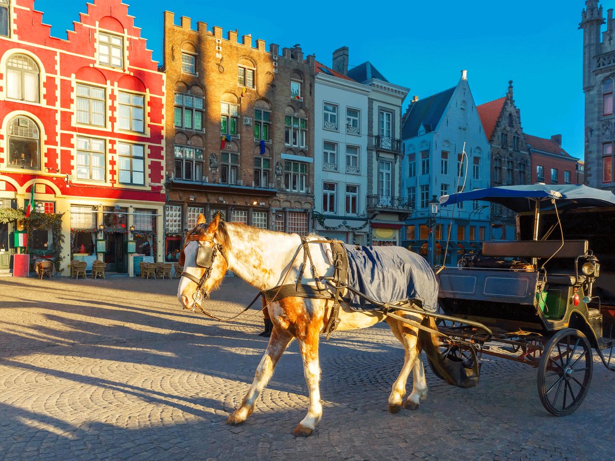 A city trip to medieval Bruges? Find a cozy place to stay in this Belgian town: bit.ly/GeniusHotelsBr…