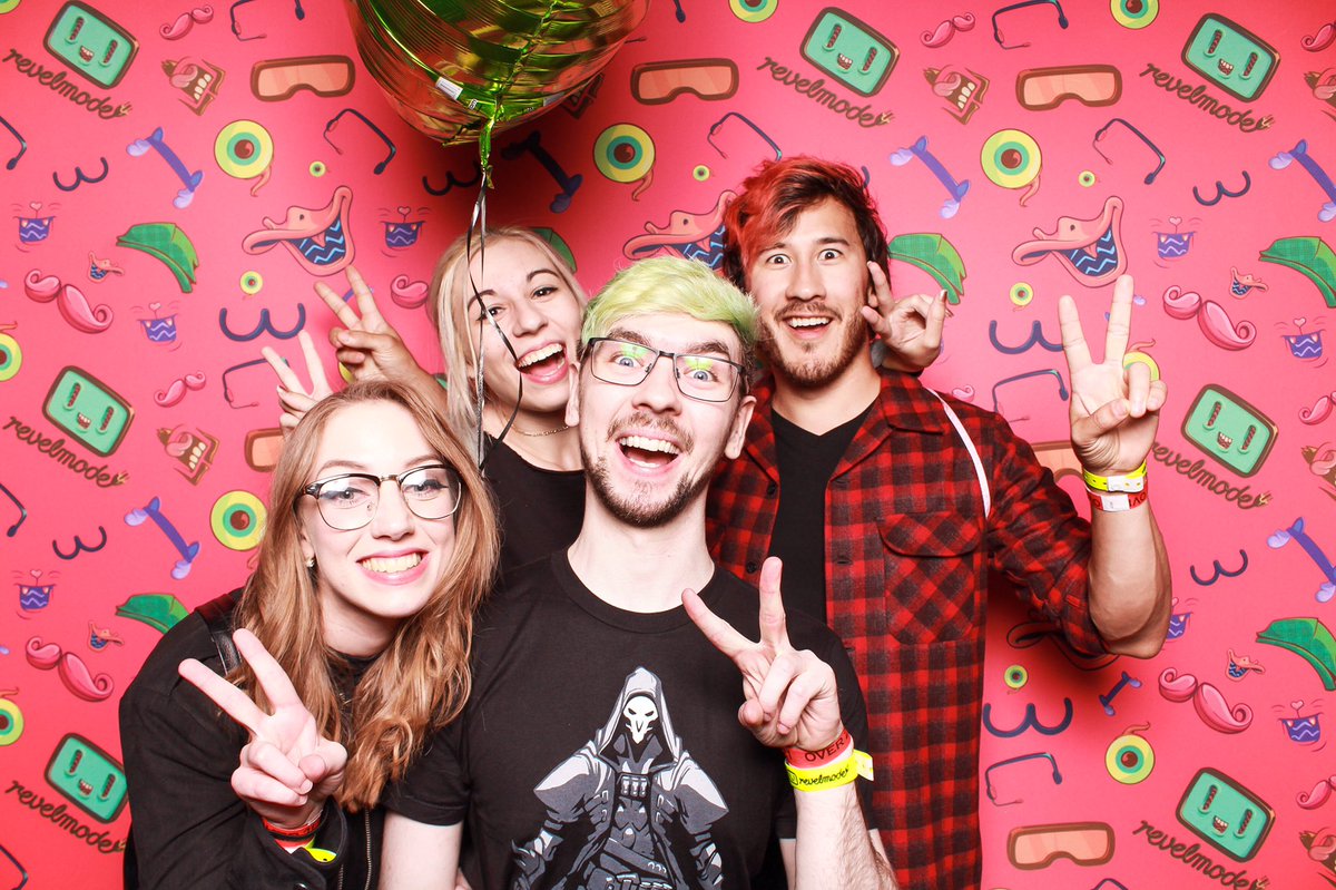 HttpWiishu's tweet image. The coolest kids ever