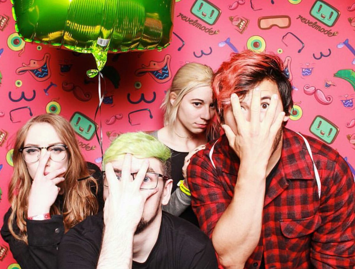 HttpWiishu's tweet image. The coolest kids ever