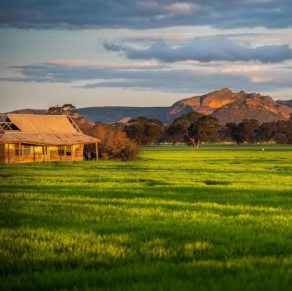 Perfection is @visitgrampians lush, green scenery. (Photo: IG/55chris) ow.ly/DqST303VoUX #wandervictoria