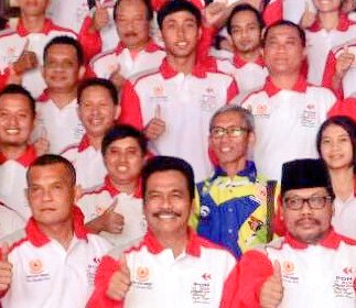 Bpk Wabup melepas kontingen Gresik menuju PON XIX Jabar