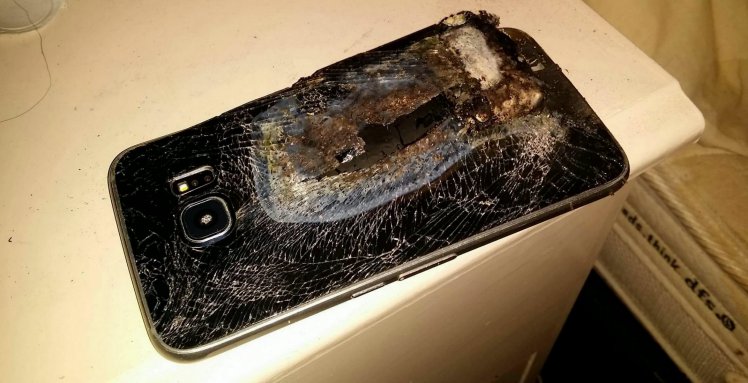 Почему загорелся самсунг. Samsung Galaxy Note 7 взрывается. Сгоревший самсунг а32. Samsung Galaxy s6 exploding.