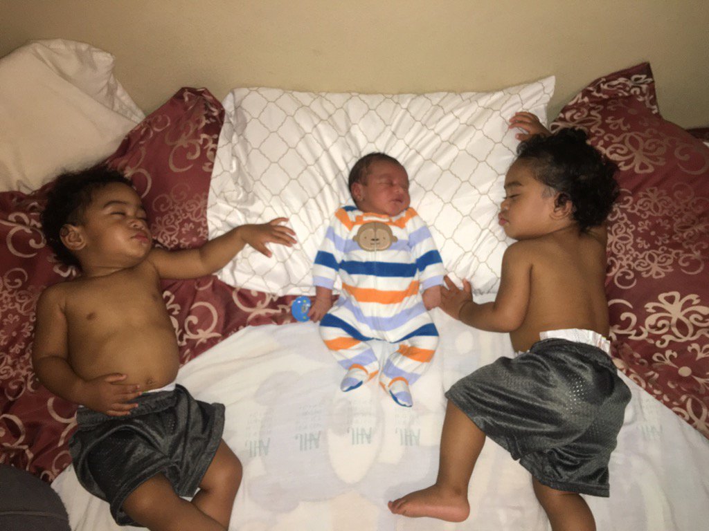 NiKKiMELO15's tweet photo. My Heart's smile! D'KiNGz, you three are the reason why!😍😍😍
#iAmMyBrothersKeeper #DST3 https://t.co/OmbEZFZq97