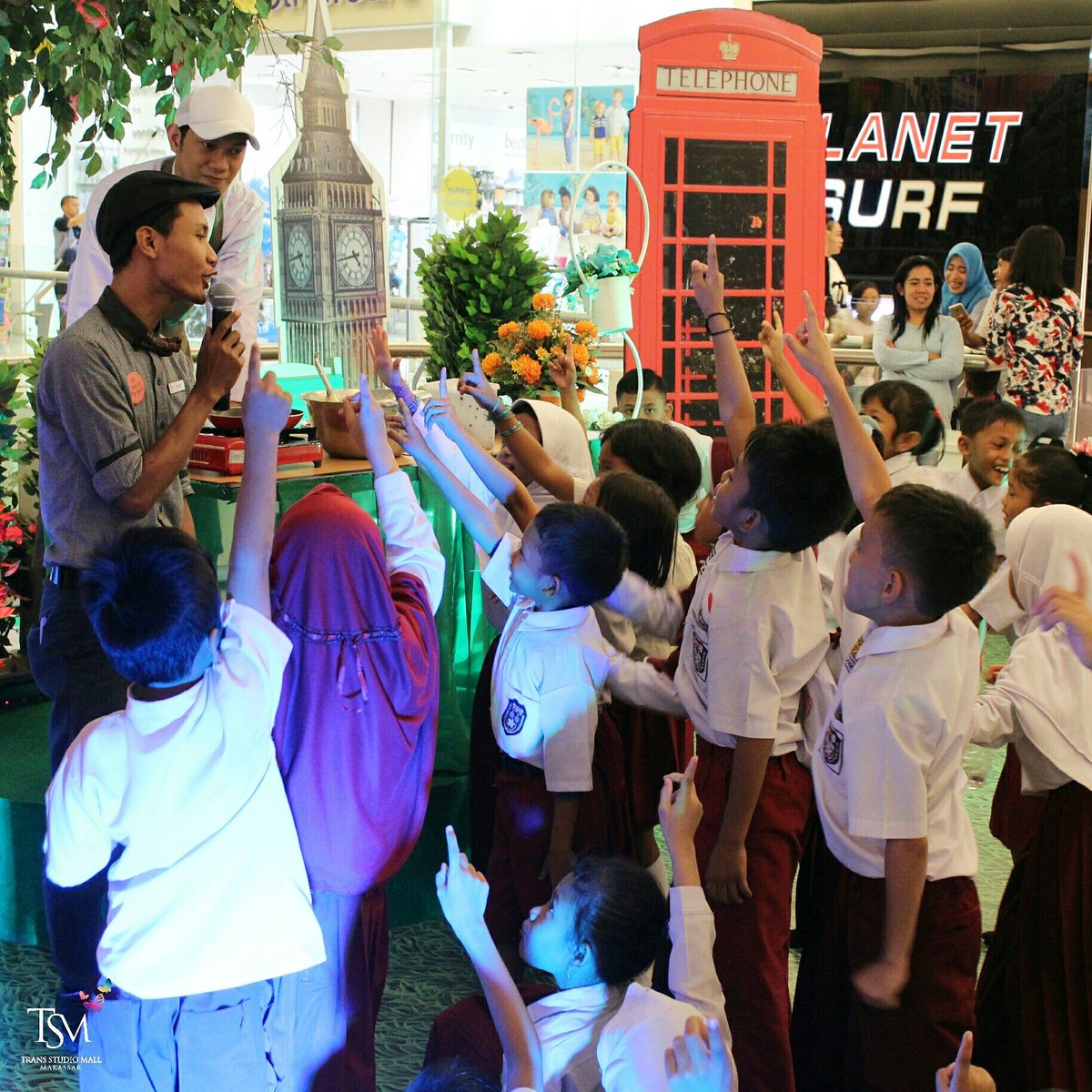 Serunya belajar membuat pancake di TSM Kids Activity pagi tadi, bersama <a href="/nannyspavillon/">Nanny's Pavillon</a> dan adik2 dari SDN Patompo 2
