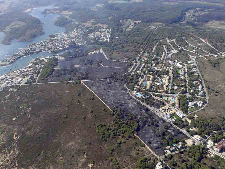 Tal y como os hemos avanzado esta mañana, el origen del incendio podría ser un petardo: https://t.co/wlJLrLEEFt https://t.co/SUwPZRm3Yk