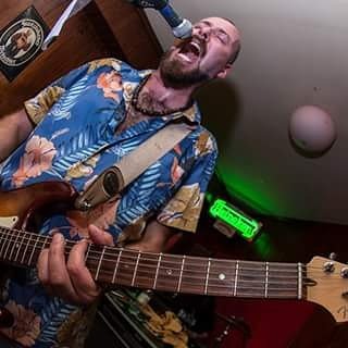 dreamsofdolly's tweet photo. Ensayando la cara de lunes. Nos vemos el lunes 12 en la rockmeria de Liñares #AmokTour #MusicaenVivo #Rock https://t.co/8ikSkcI7kZ