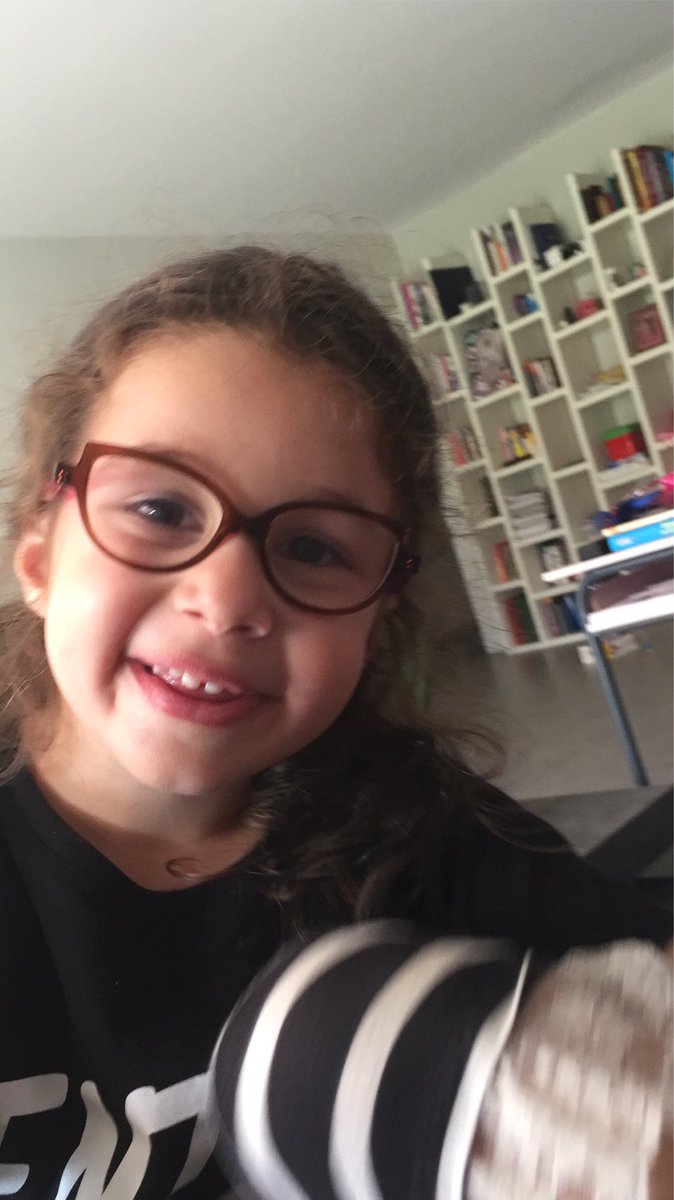 nutslara's tweet image. 