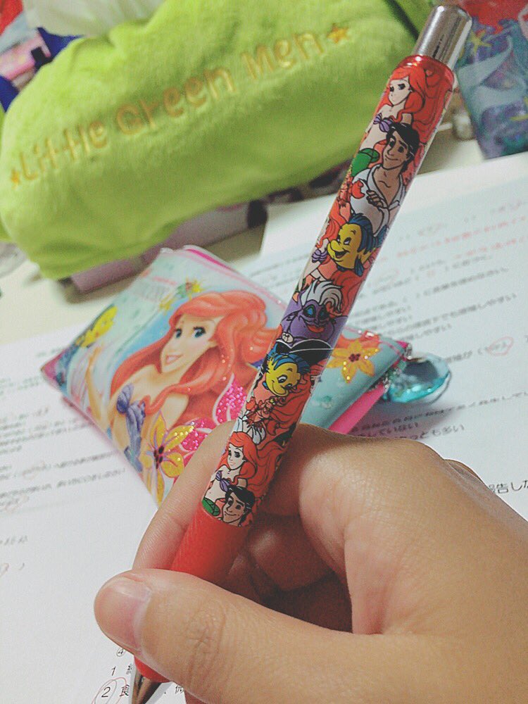 ku_laaav's tweet photo. このボールペンめちゃくちゃ書きやすい！！ https://t.co/fWLMjWYkVD