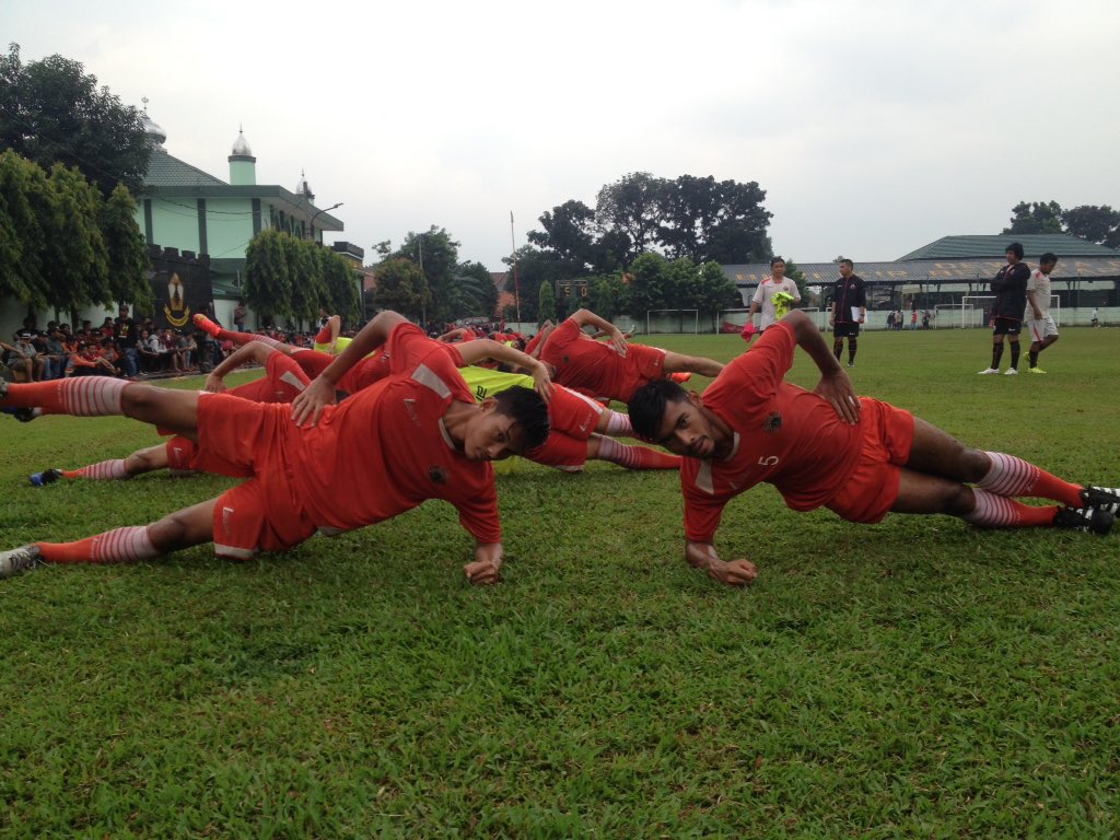 Kembali berlatih di Lapangan Yon Zikon 14 sesuai menjalani laga tandang di Padang #Persija