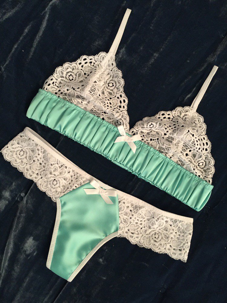 Jade Intimates Set by Lucy Amber Lingerie prettyinlace.co.uk/product/jade-i…