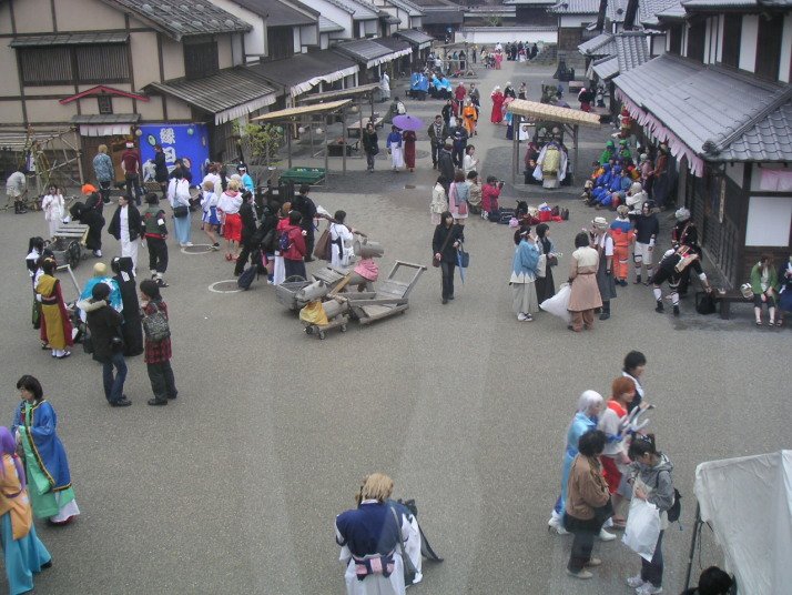 コスプレnews 9 12お台場コスプレ博 Ar Twitter ちなみに ワープステーション江戸でコスプレ博が開催されていたのは２００３ ２００７年頃 だいたい10年前ですね るろ剣 戦国無双 Bleach 遥時 Narutoのレイヤーさんが多かったな 駅からの臨時バスも大増便し