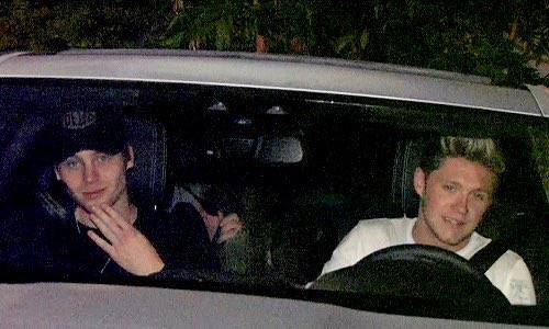 Radio1Direction's tweet photo. Niall leaving the Nice Guy with Luke Hemmings tonight! https://t.co/hwJc85OaTY