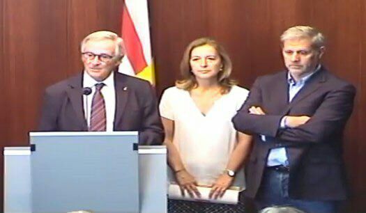 perecullera's tweet photo. Dues imatges q s'entenen millor juntes #EixDelMal #Apunt #11s2016 https://t.co/DyQS3XEShV