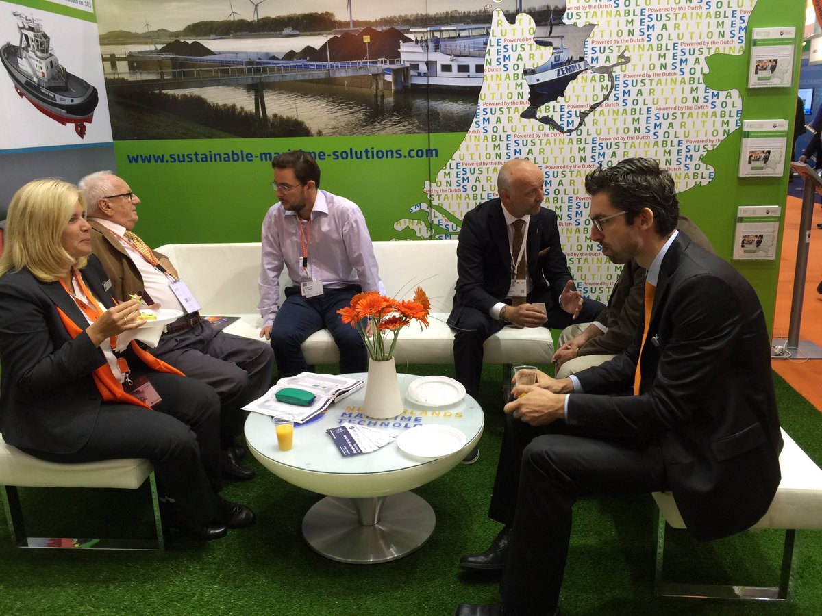 Joella_lucas's tweet photo. Lunch started at the Holland Pivilion #NMTSMM @SMMfair https://t.co/BOfC9WmXlc