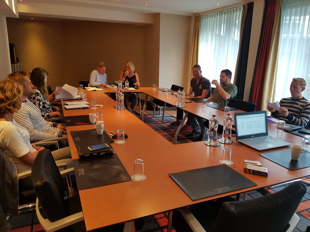 <a href="/uytdehaage/">Jochem Uytdehaage 🔋🚴‍♂️ 📘</a> <a href="/kvdkolk/">kirsten van der kolk</a> <a href="/btamminga/">Bastiaan Tamminga</a> @BramRonnes <a href="/wietskede/">Wietske de Ruiter</a> <a href="/Change2Result/">Change2Result</a> <a href="/sporttop/">Stichting Sporttop</a> 

Helemaal!