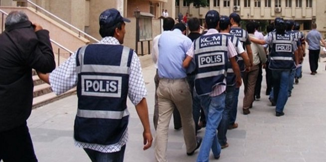CHP'li Veli Ağbaba'nın raporu: Solcu ve Atatürkçüler FETÖ'cü diye açığa alındı sondakikaturk.com.tr/politika/chpli…