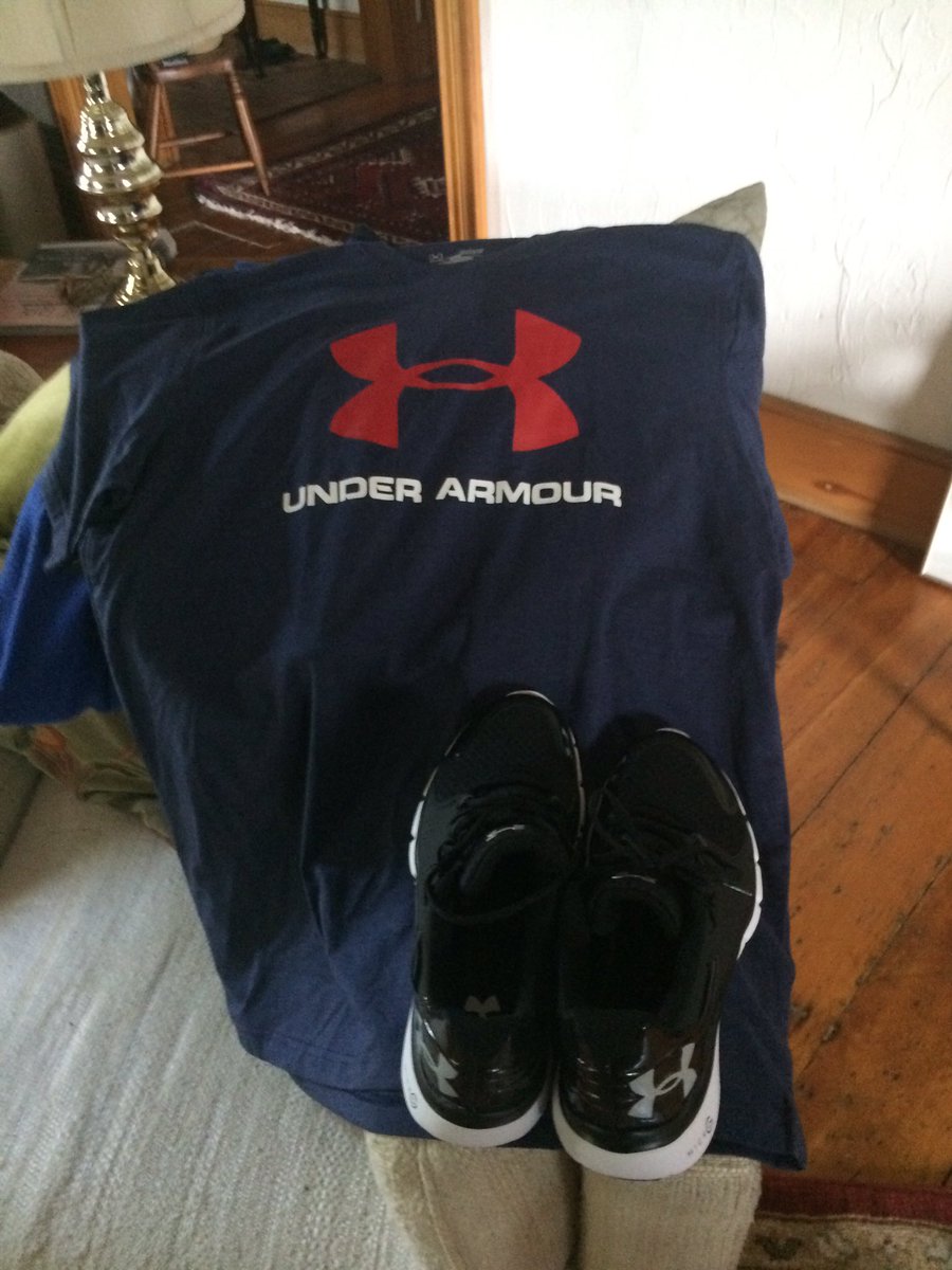 SteveGrant19's tweet photo. @KateBeirness @UnderArmour new gear #trainright #trainproper https://t.co/6yrcyV3yg5