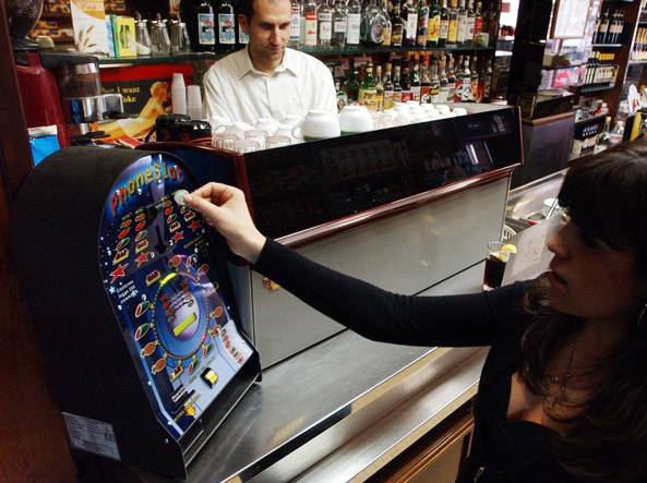 Libera_Trieste's tweet photo. Anche il Premier @matteorenzi è per la lotta alle slot machine. Proprio come noi.

https://t.co/JcbxY3lIgy https://t.co/5NBVJYWvk0