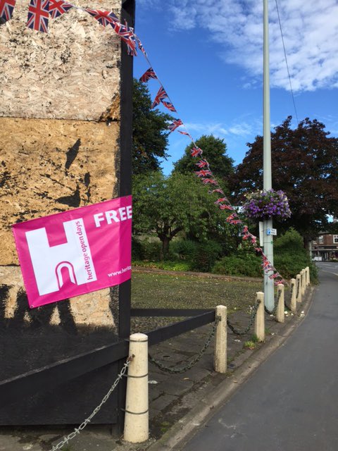 Knutsford Promenades (@knutsfordproms) on Twitter photo They went past so fast you could barely see the #Knutsford <a href="/heritageopenday/">Heritage Open Days</a> banner! Thanks <a href="/FlatCapHotels/">Flat Cap Hotels</a> 🚴🚴🚴 They went past so fast you could barely see the #Knutsford <a href="/heritageopenday/">Heritage Open Days</a> banner! Thanks <a href="/FlatCapHotels/">Flat Cap Hotels</a> 🚴🚴🚴