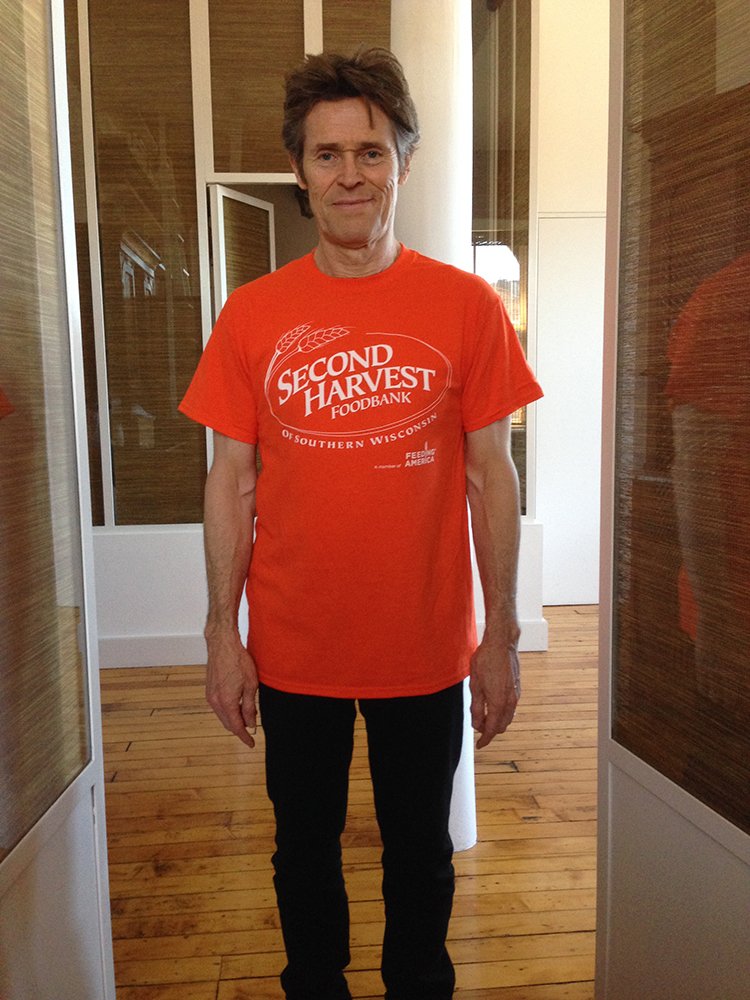 Willem Dafoe is supporting Go Orange! 25 meals per pic! bit.ly/2bUl4rO #HungerActionMonth @TheWillemDafoe