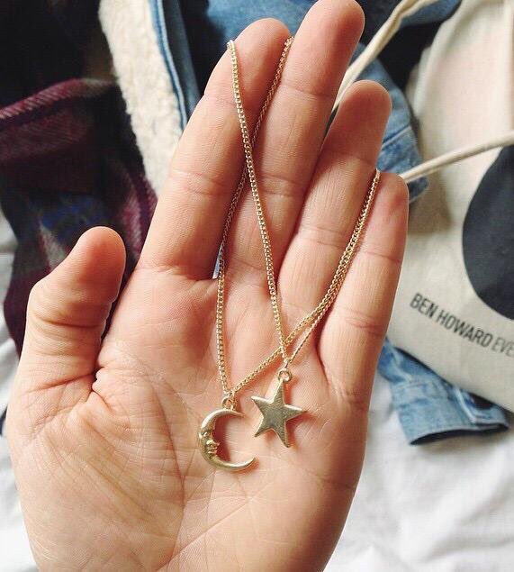 月と星のネックレス