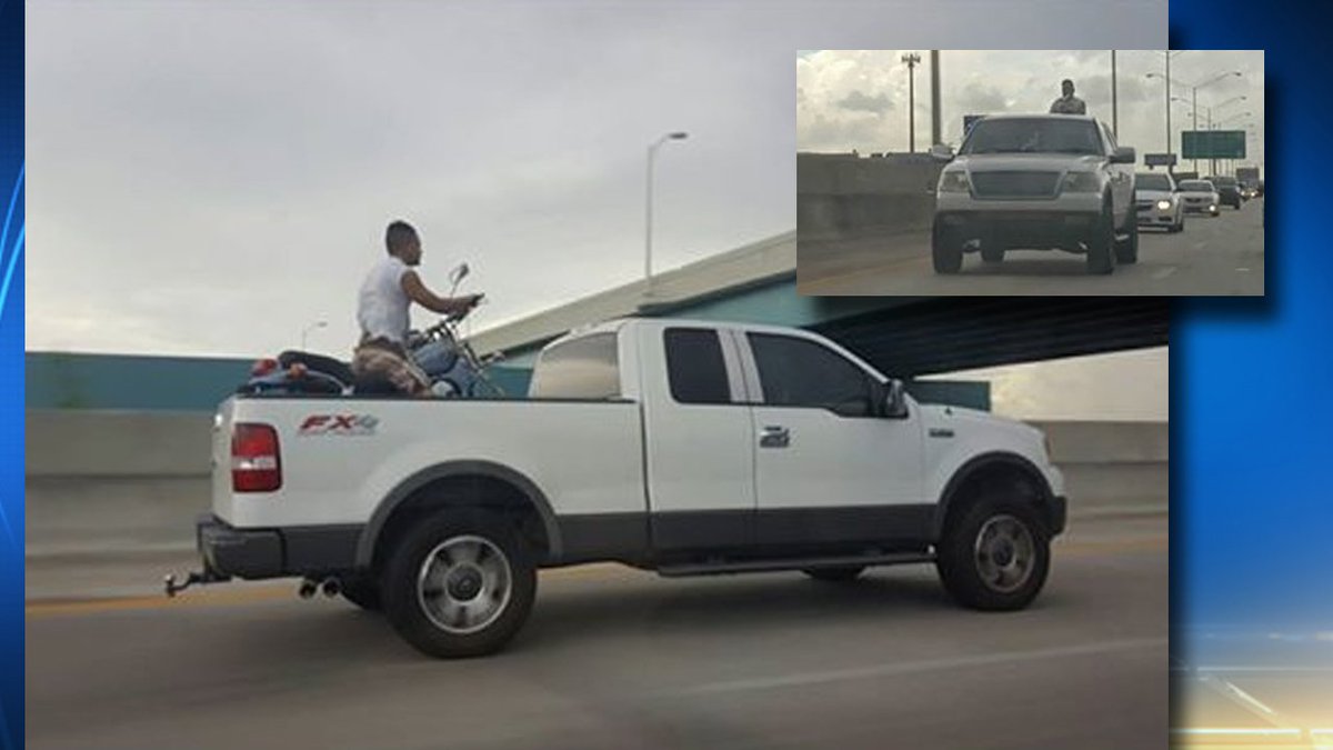 Why is a motorcyclist riding his hog on the Palmetto in a back of a pick-up truck? bit.ly/2cxTyft?utm_me… https://t.co/Ae8O8tawR8