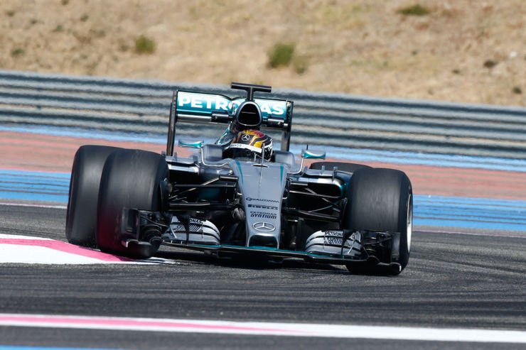 pedalafondonet's tweet photo. #Orgasmicas Imagenes del MERC W06 Modificado #F1 , calzado con los 2017 spec en el #PaulRicard #PirelliTest 2017 https://t.co/VKOgxC41Du