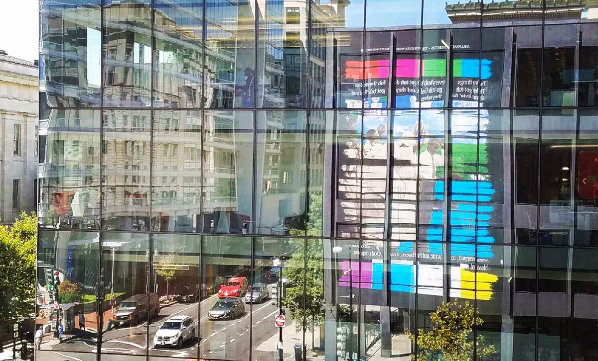 LoveDCLibrary's tweet image. Visit us at #MLKLibrary to see our beautiful new banner by @rockyyoadrienne #UncensoredDC dclibrary.org/bannedbooks