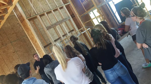 UNLarchitecture's tweet photo. Thanks Matt Kleinschmit from Pride Homes for giving our students such a great tour!  #asidstudents #iidastudents https://t.co/Ruz6pPvkKL