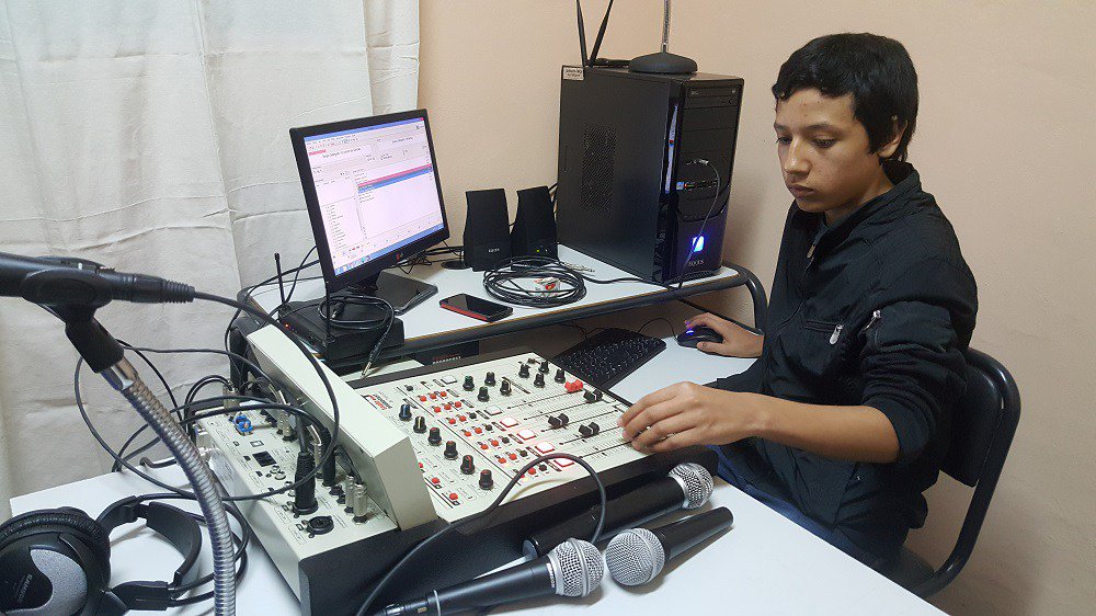 educaciontuc's tweet photo. Se inauguró en San Pablo la primera radio escolar online de la provincia https://t.co/fkx6TViR9q https://t.co/hlDKLP7uuC