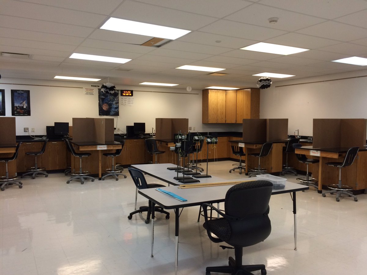 JaimeBryant12's tweet photo. Unit 1 written test for honors today, let the grading commence! https://t.co/qdXXRz9vzA