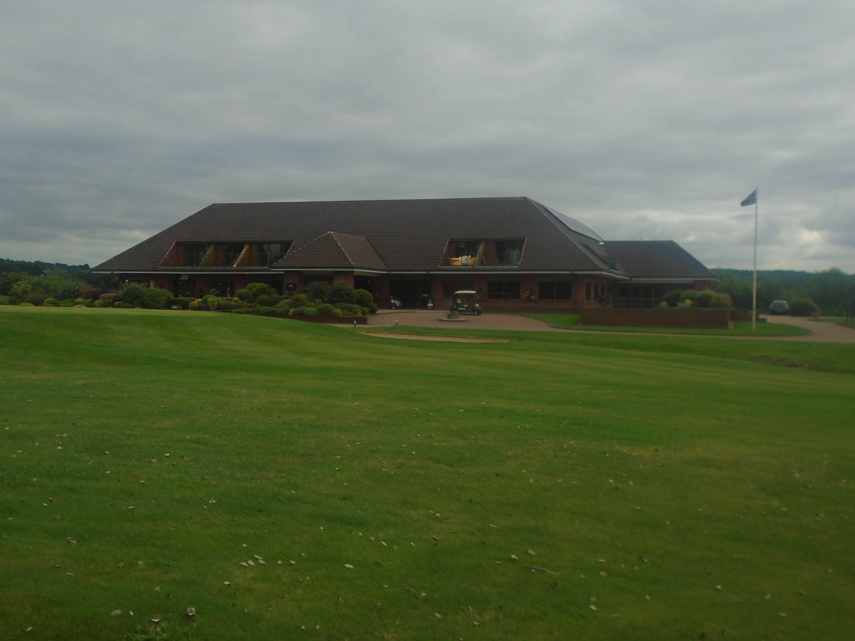 staffsgolfclubs's tweet image. Well done The Chase GC great job of looking after players &amp;amp; officials today Staffs Open. Course looks excellent