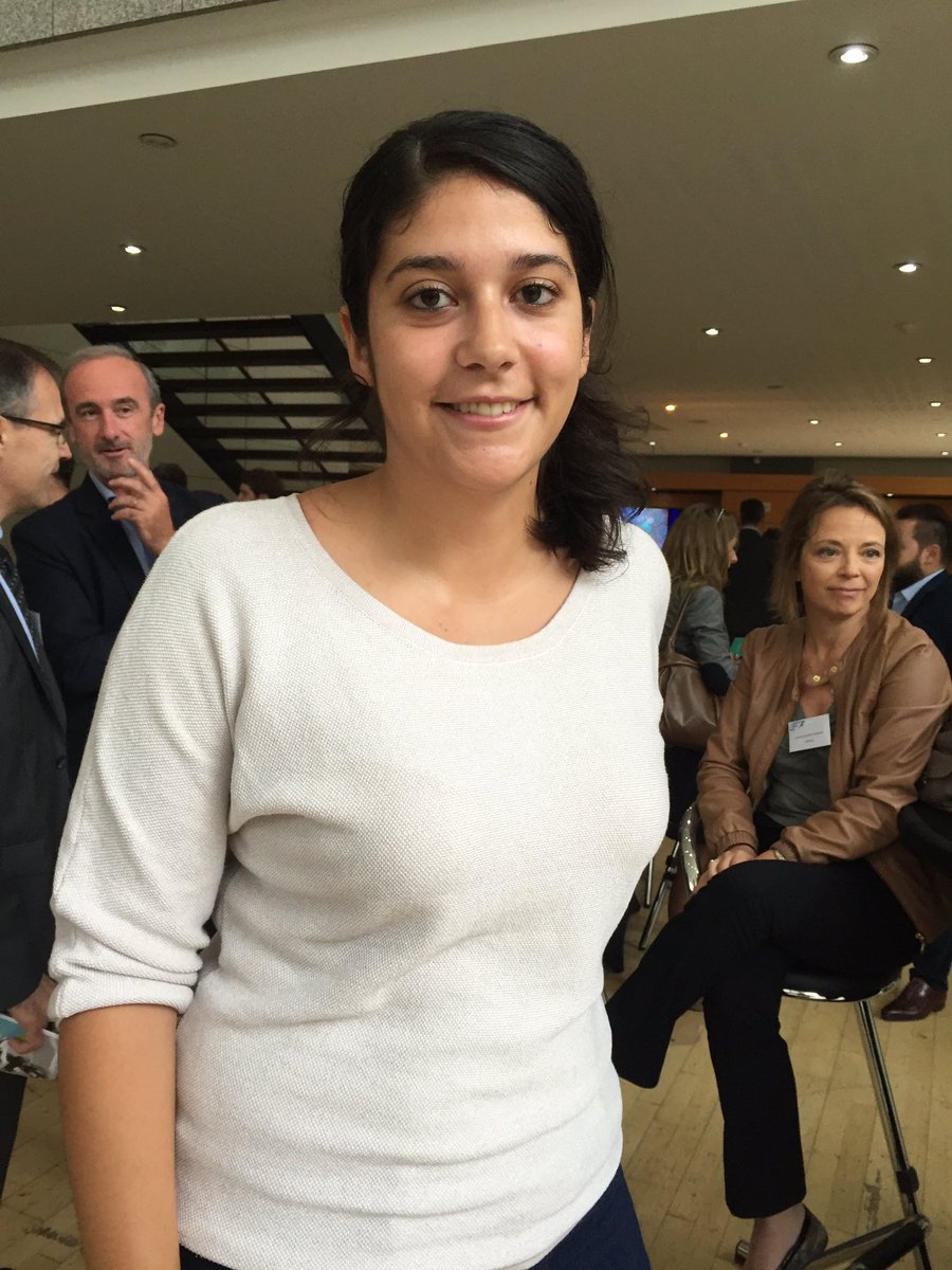 Agnes_Duperrin's tweet photo. #RPM2016 Anaïs Barut -24 ans!!- de #damaemedical dépiste le mélanome grâce la lumière émise par cellules cancéreuses https://t.co/03KqElZLXR